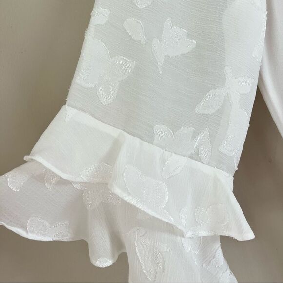 CeCe Dove White Tiered Ruffle Floral Appliqué Bell Sleeve Blouse Cream Size L - Picture 2 of 9